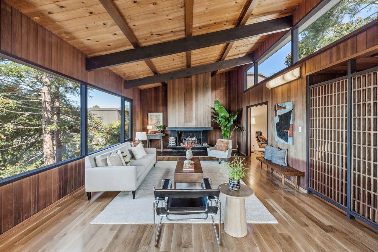 Photo 4 of 11 in A Hillside Midcentury With a Wood-Wrapped Interior ...