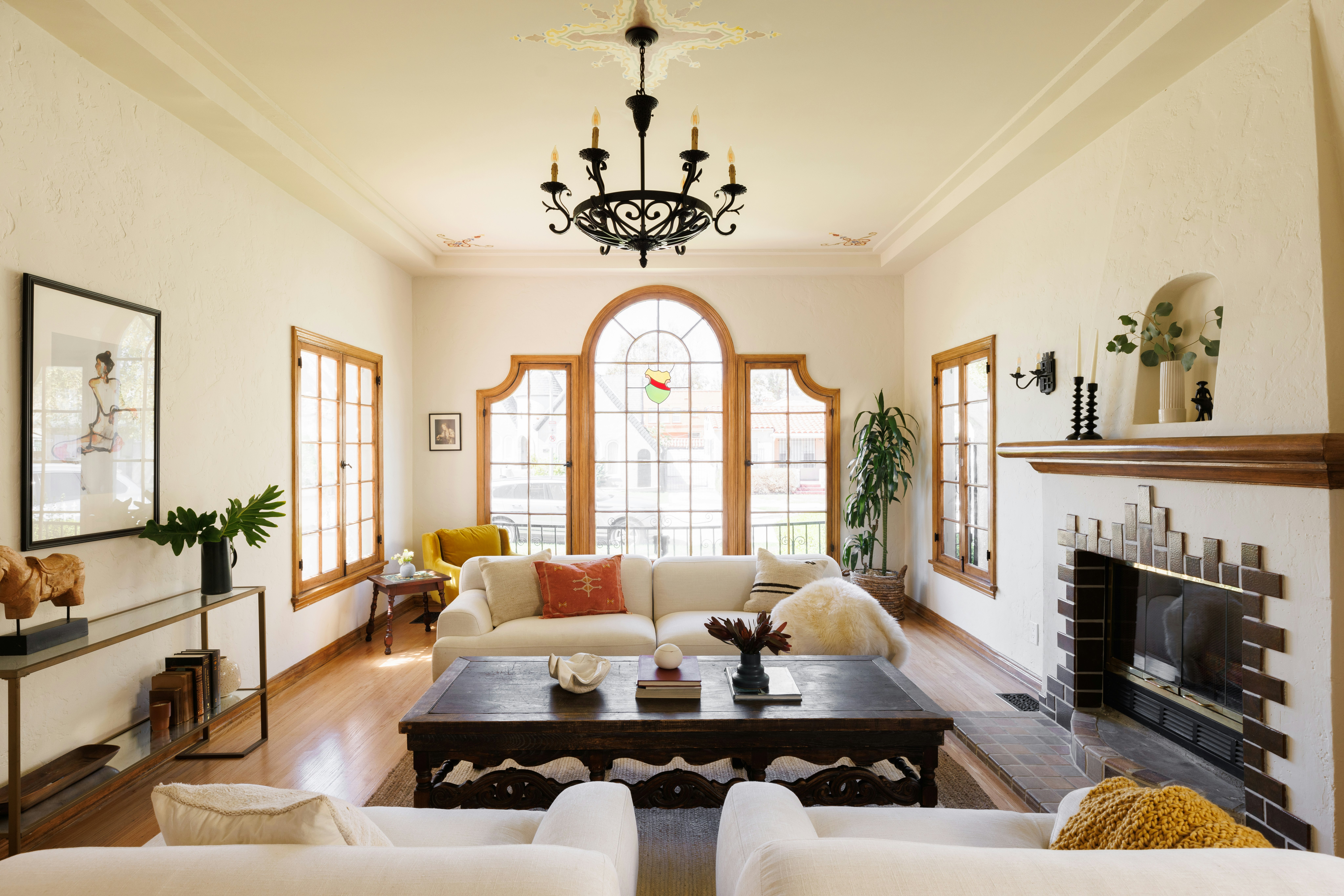 This Restored 1920s L.A. Home Is Packed With Delightful Nooks \u0026 Crannies -  Dwell, image size:7285x5464