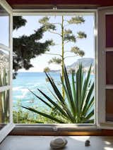 Wirz captures a view from Le Corbusier’s desk in Le Cabanon that looks out over the mediterranean.