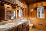 A Historic Home by a Frank Lloyd Wright Apprentice Lists for the First Time in Decades - Photo 8 of 10 - 