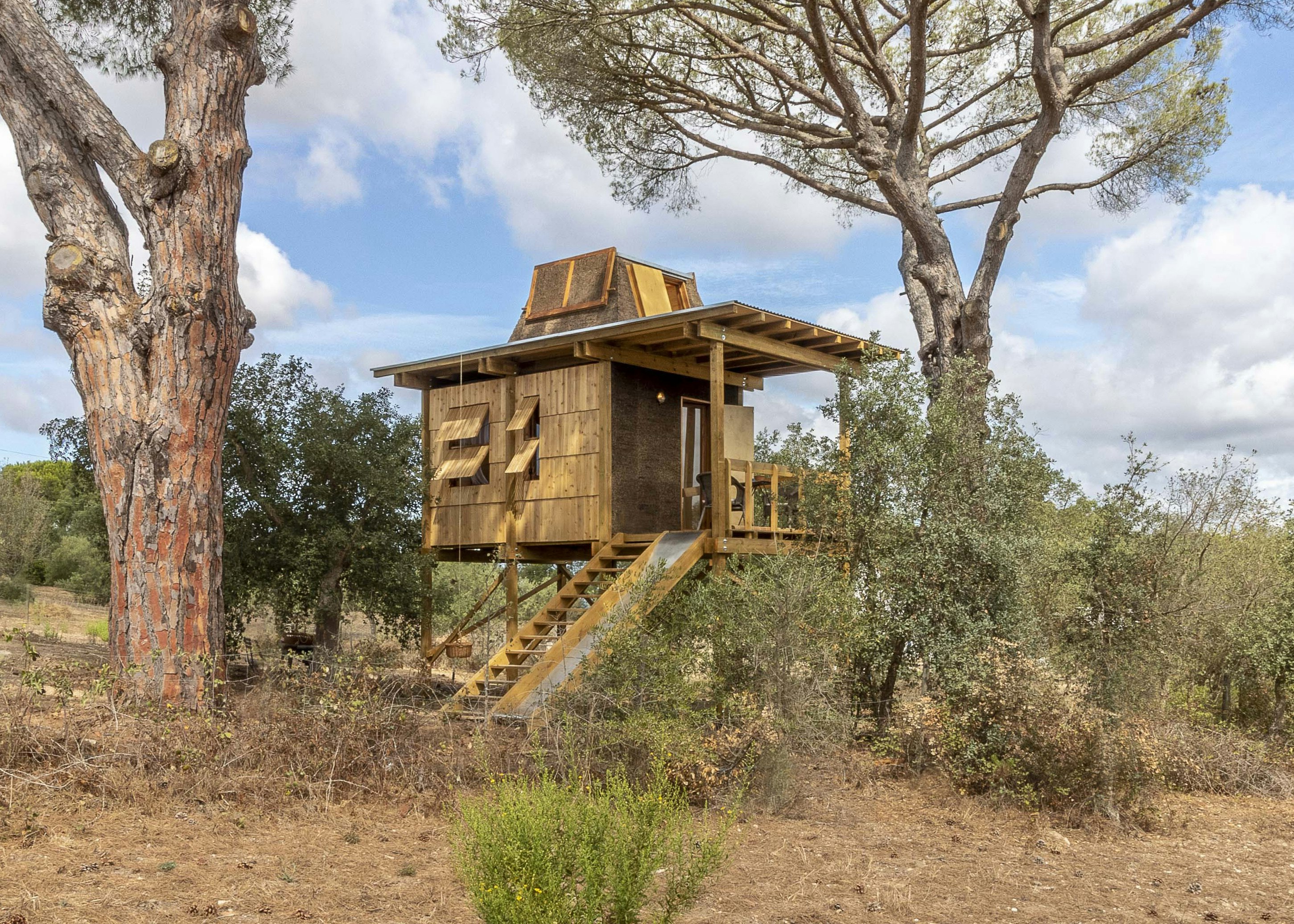 Columba Tree House / Madeiguincho