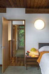 A Tree House–Inspired Midcentury Home Turns Over a New Leaf - Photo 6 of 9 - 
