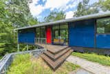 Perched high above a ravine in rural Virginia, Riverledge is an early showcase of the panelized building system pioneered by architect Charlie Lazor.