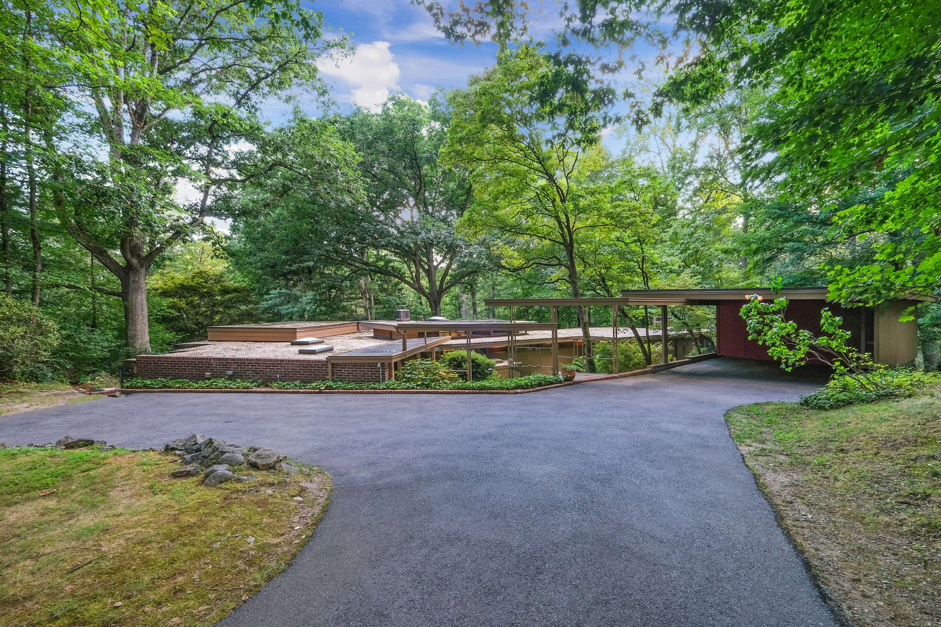 Photo 2 Of 11 In A Usonian Gem 45 Minutes North Of Manhattan Lists For 