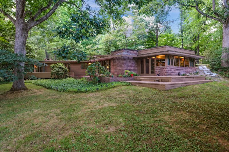 A Usonian Gem 45 Minutes North of Manhattan Lists for $1.5M - Dwell