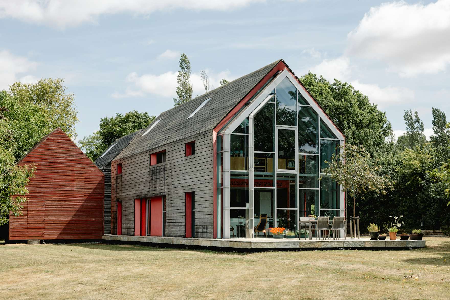 Photo 10 of 11 in England’s Sliding House Glides Onto the Market for £
