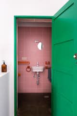 Bathroom in Hektor by Yves Drieghe and Bert Pieters