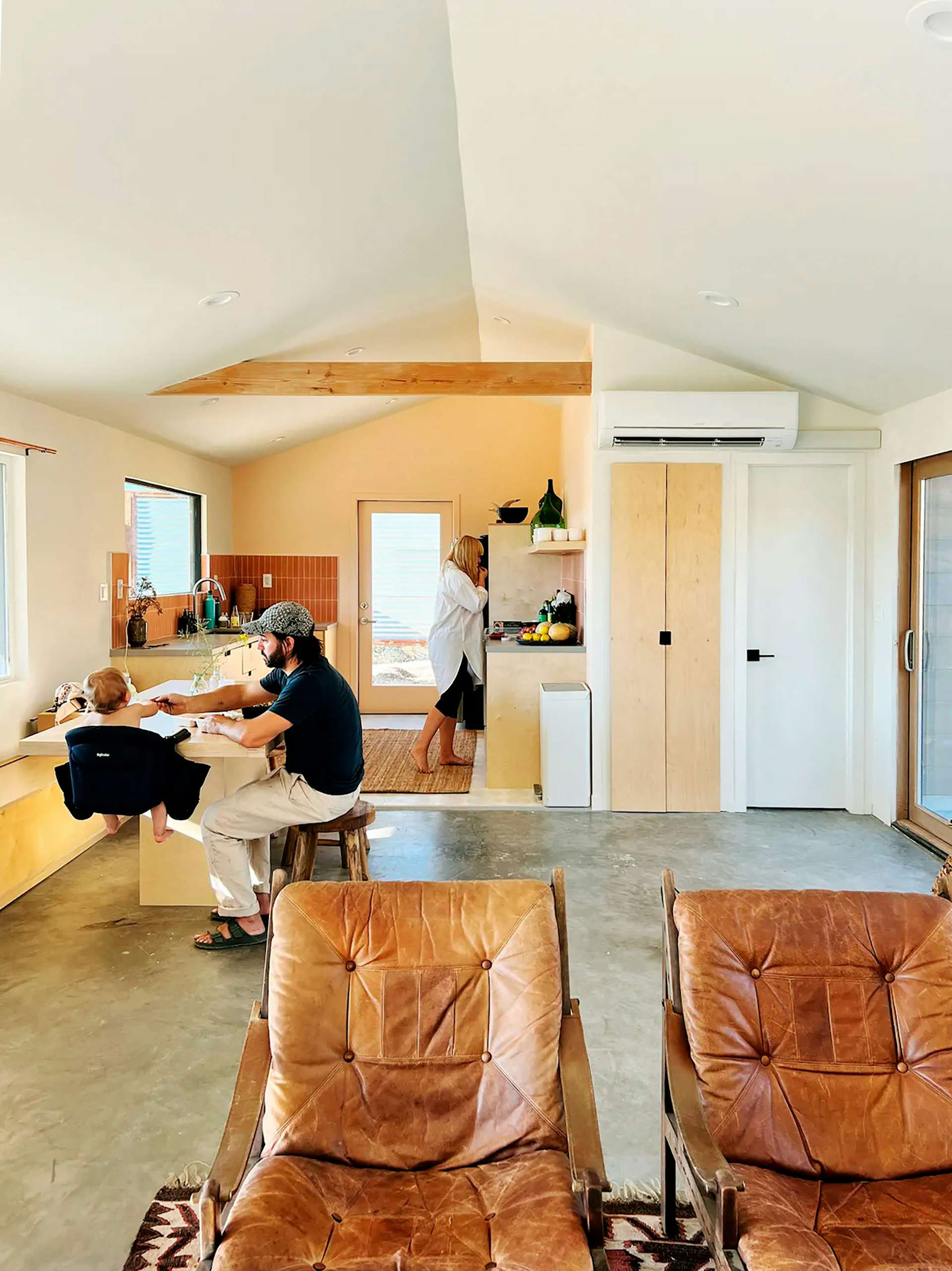 Photo 3 of 10 in They Run Hedley & Naturally, Their Yucca