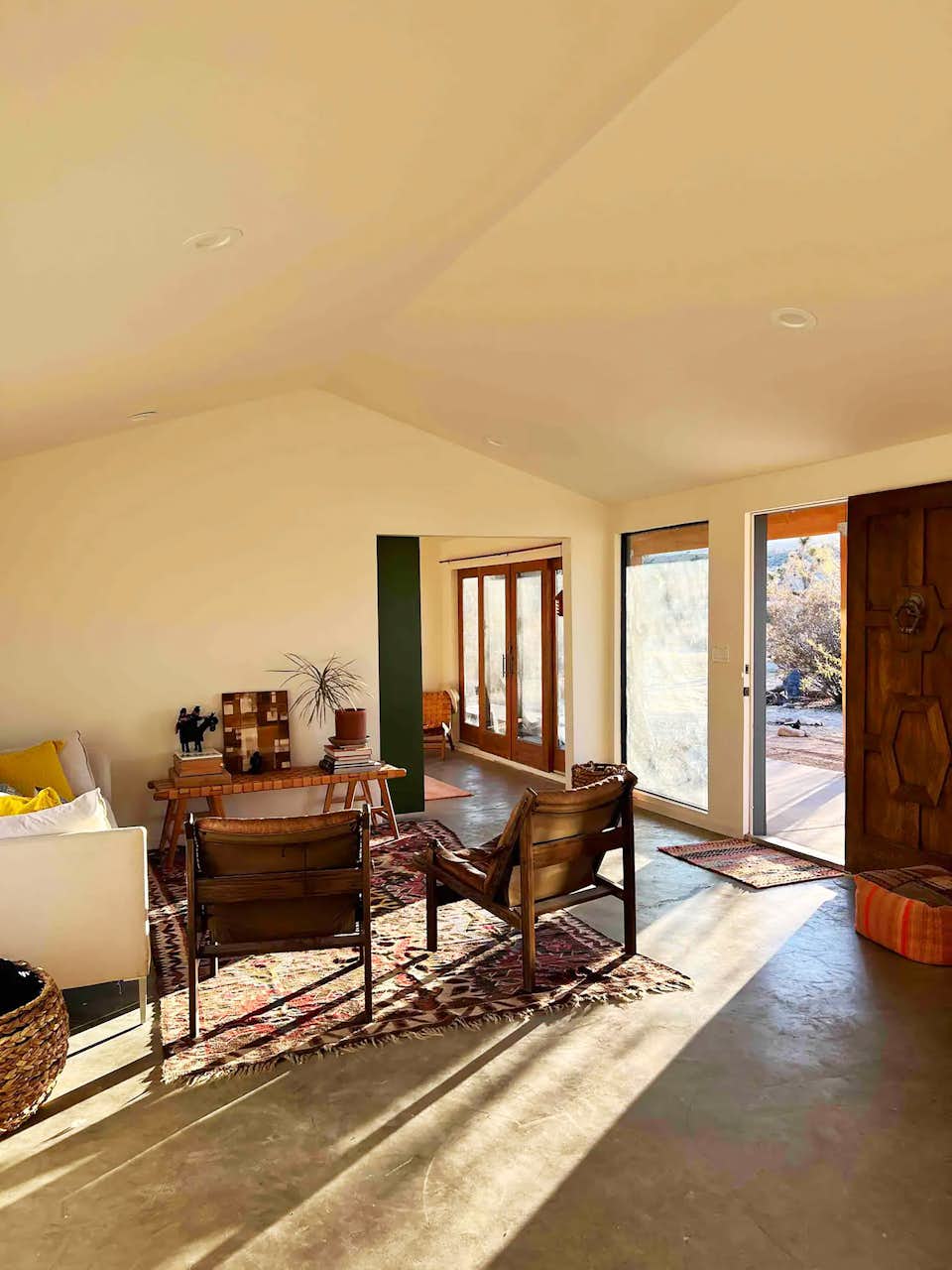 Photo 3 of 10 in They Run Hedley & Naturally, Their Yucca