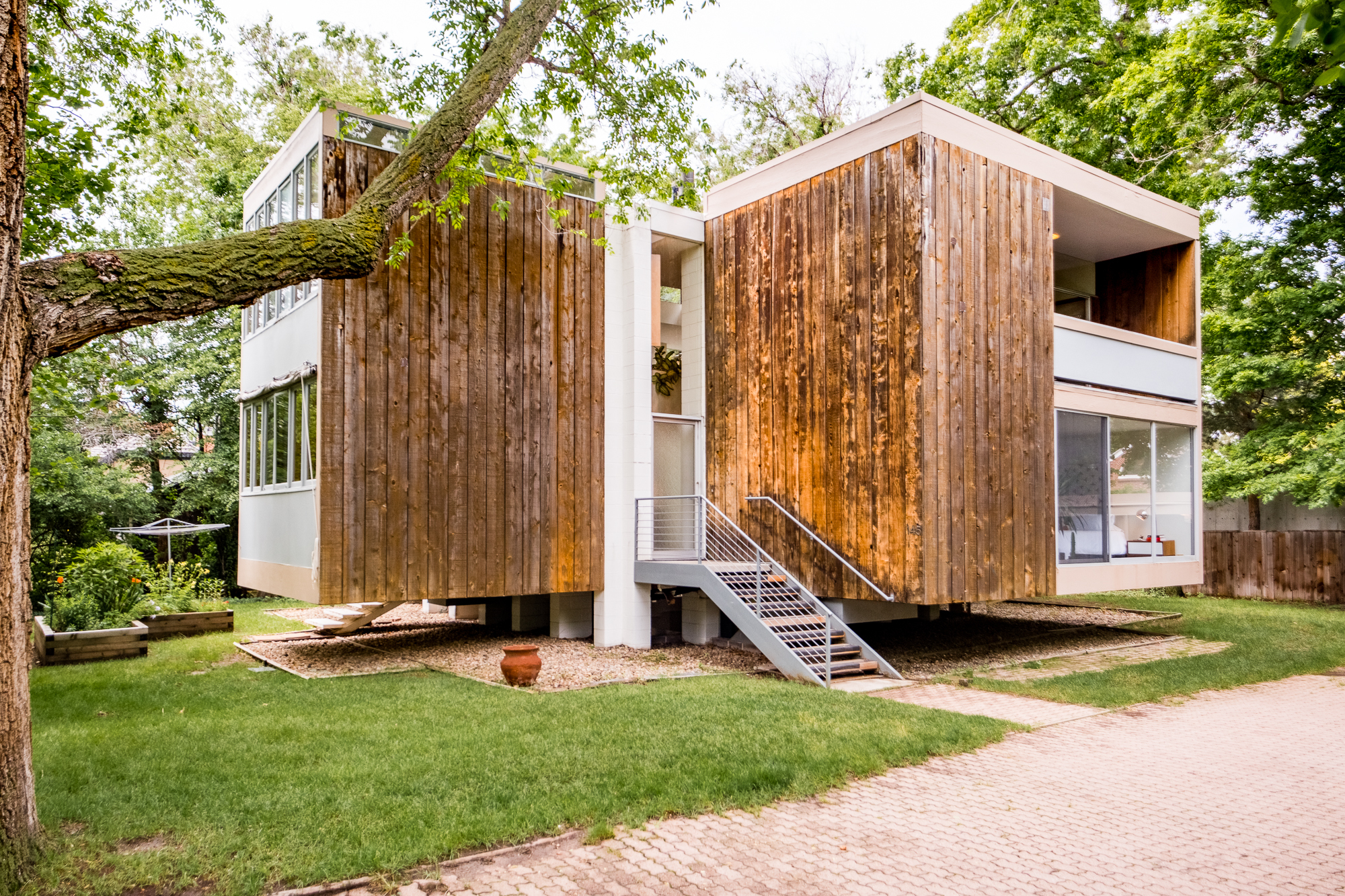 Photo 2 Of 10 In In Denver A Floating Midcentury Home Lists For The   Original 