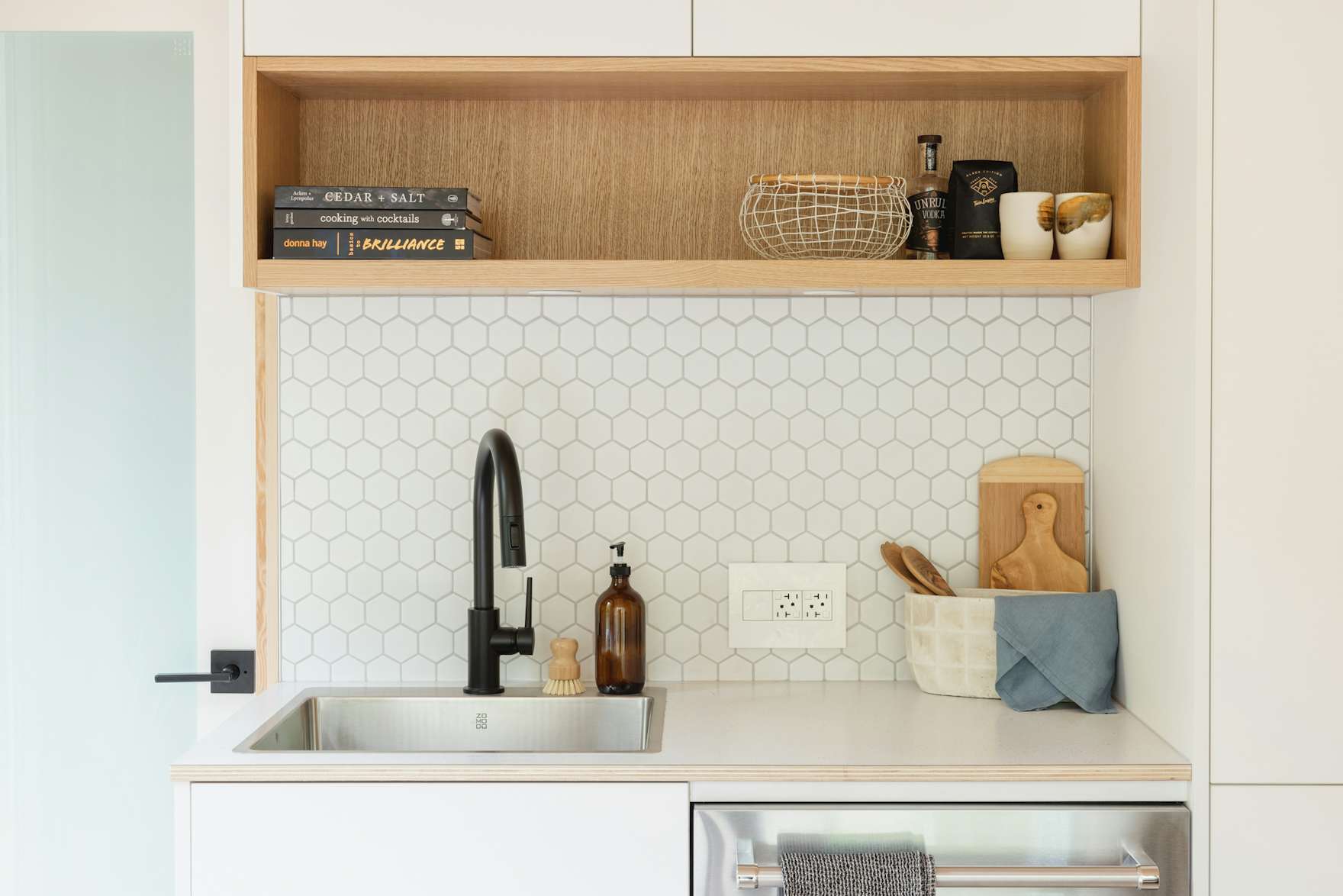 Prefab Builder Aux Box Makes Preciously Small Backyard Homes and ...