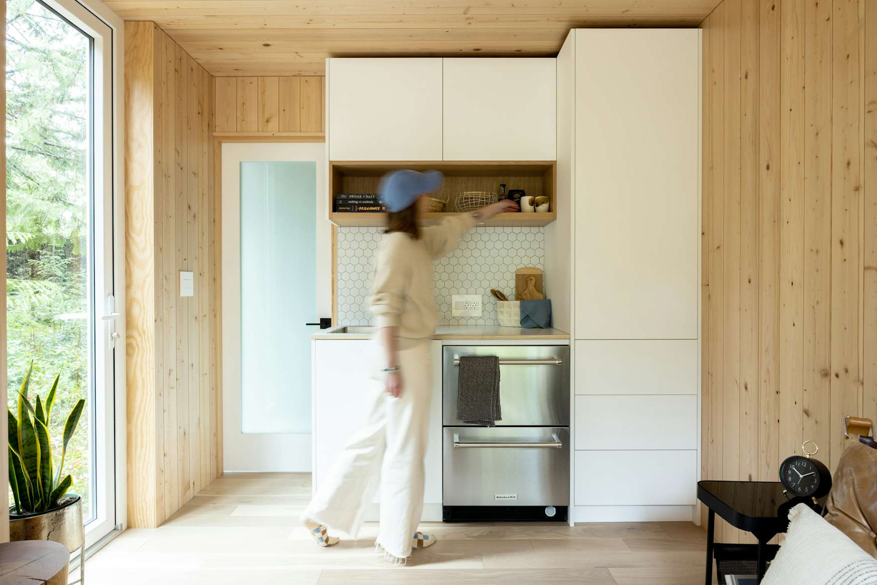 Prefab Builder Aux Box Makes Preciously Small Backyard Homes and ...