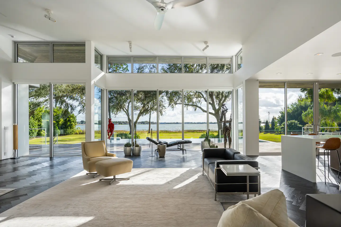 Picture of Photo 4 of 8 in It’s Always Summer at This $3.7M Minimalist Home in ...