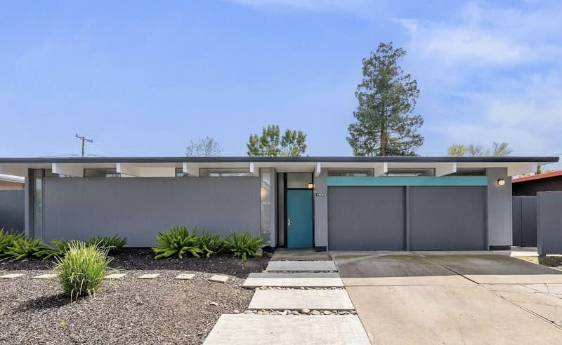 Photo 1 of 10 in In San Jose, a Refreshed Eichler With an Aqua Front ...