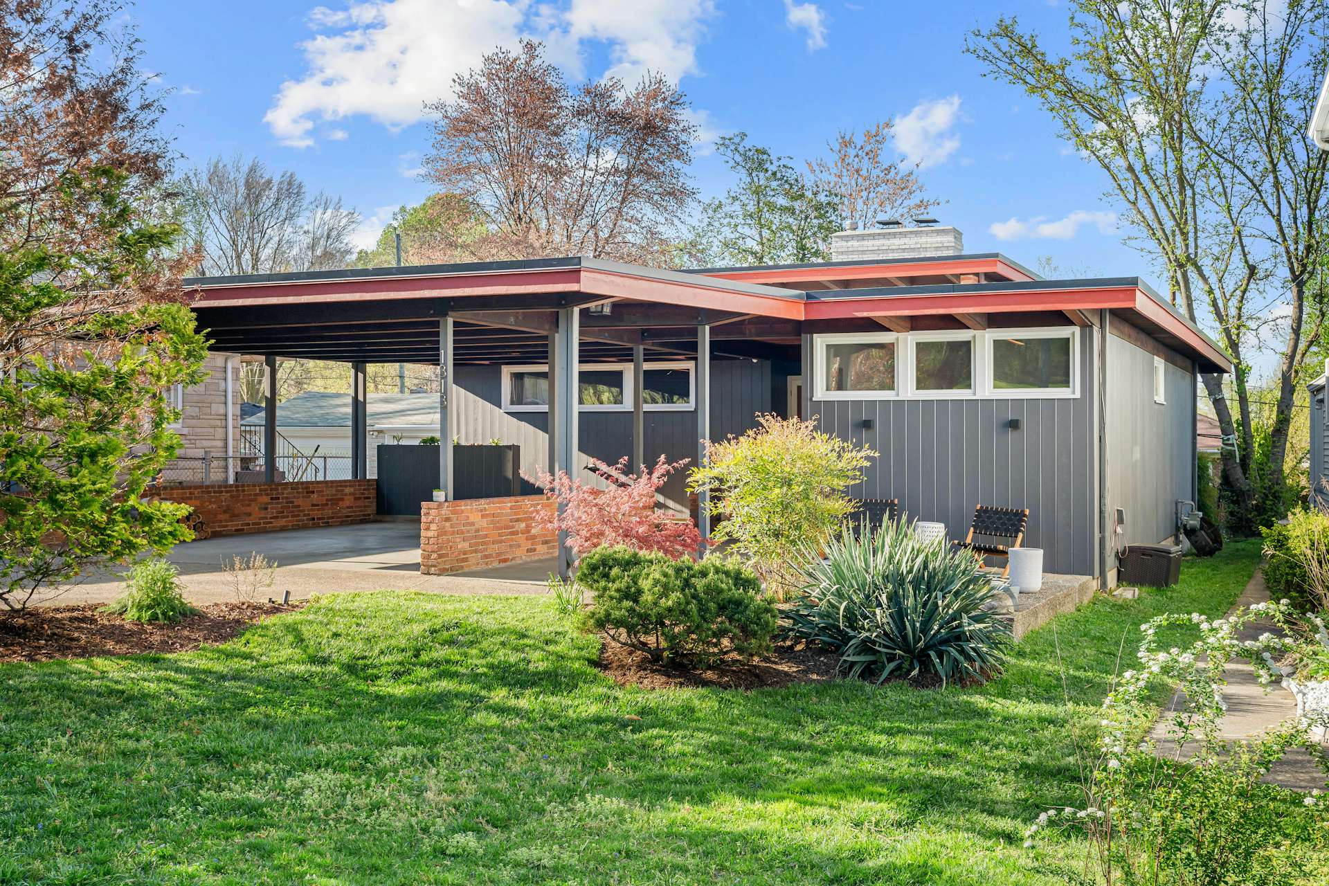 photo-1-of-10-in-blink-and-you-ll-miss-this-325k-midcentury-time