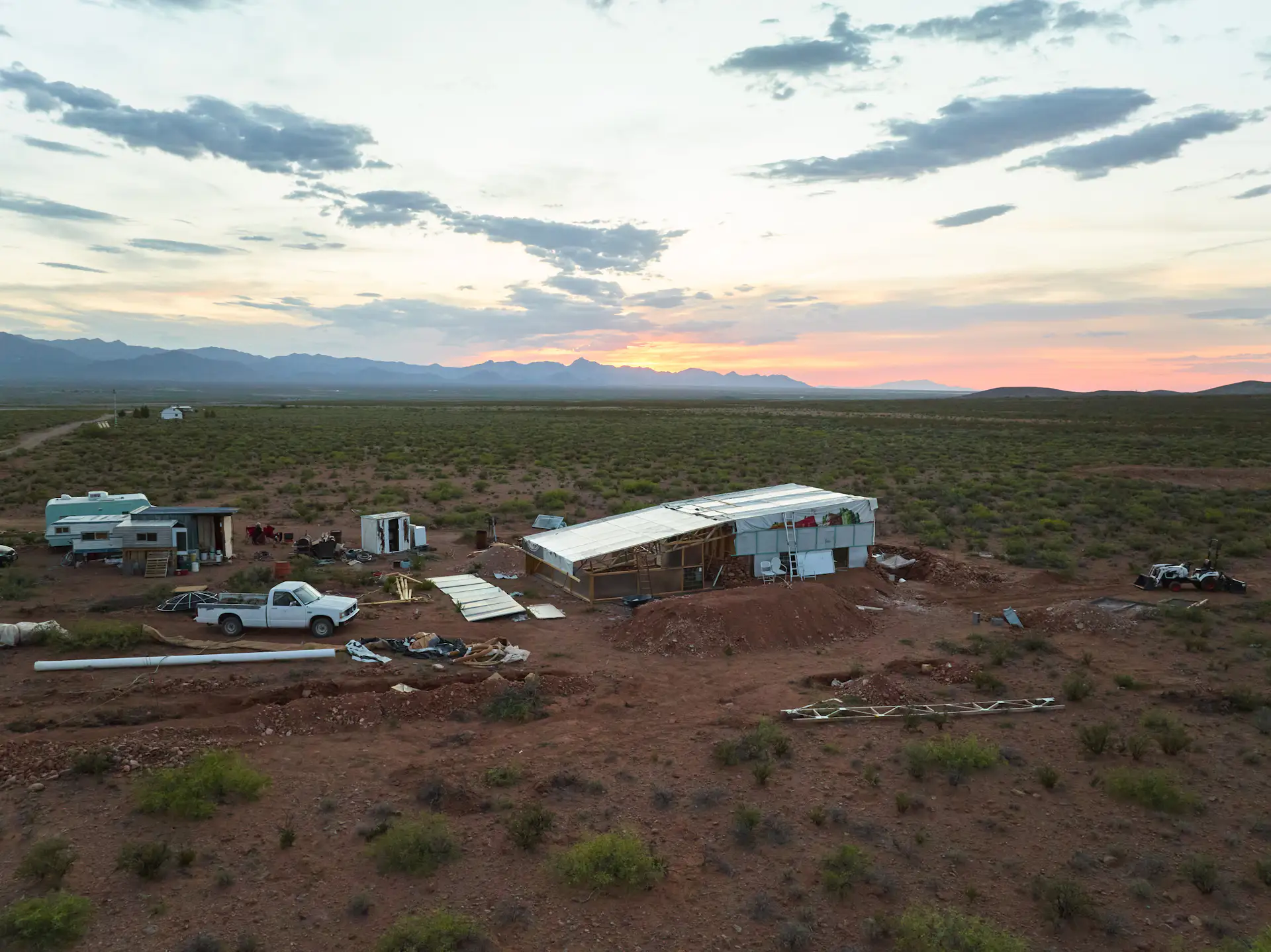 Will This Off-Grid, Solar-Powered Home in the New Mexico Desert Help ...