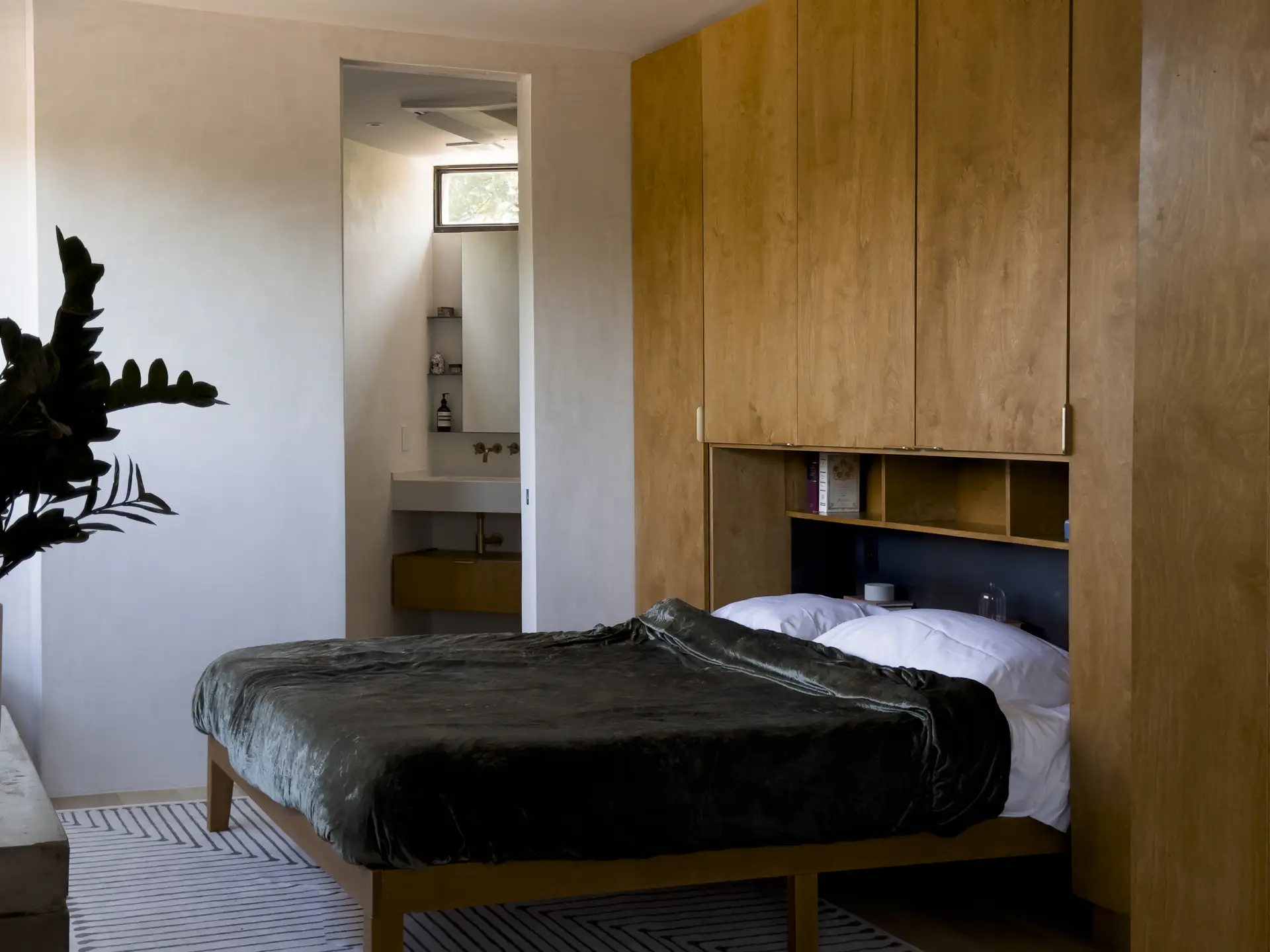 Photo 7 of 10 in This $2.8M Triangular Home in Austin Has Sharp Angles ...