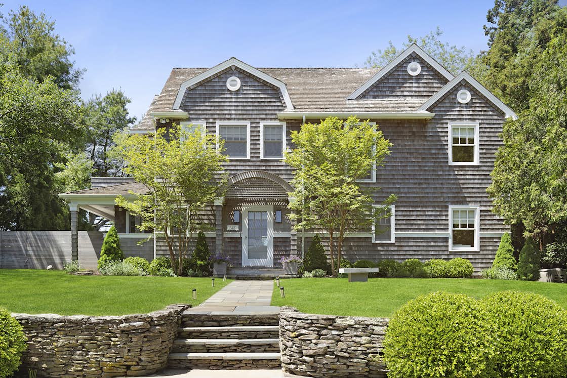 Photo 1 of 11 in Reality TV Star Bethenny Frankel Lists Her Longtime