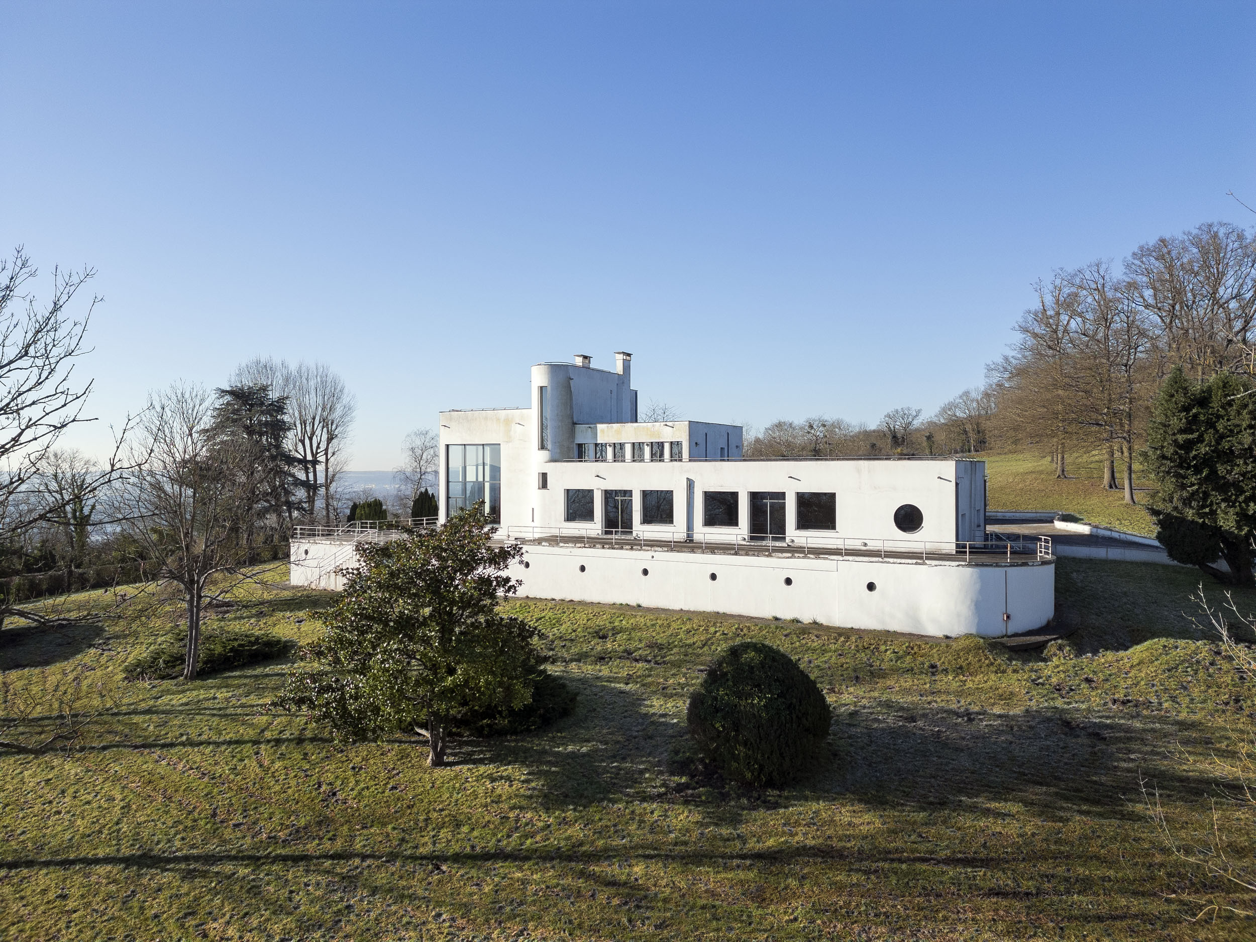 Near Paris, a Streamline Moderne Stunner by Robert Mallet-Stevens