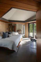 Ron Thom’s Carmichael House Just Hit the Market Near Vancouver for $2.7M - Photo 10 of 13 -