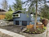 In Portland, a Dusty-Blue Midcentury With a Spruced-Up Interior Seeks $1.7M