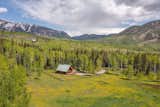 The community backs up to the two-million-acre Gunnison National Forest.
