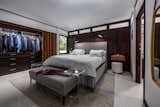 A 350-Year-Old Oak Lives at This $780K Usonian-Inspired Home in Florida - Photo 12 of 14 - 