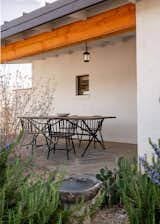 The cottage is set in Yucca Mesa, just a 15-minute drive to Joshua Tree.