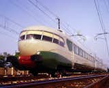 The exterior of the Arlecchino train by Ponti and Italian architect Giulio Minoletti (1960).