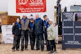 Sicher, wie sich der Regen auf den Sand, den Weinwein, einschließlich Karlen Trucke (links), auswirken würde, hat den Sieg in einer großen Gruppenabteilung gestreckt.