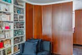 To make the most of the 111 square meters of living space, built-in storage is integrated throughout.