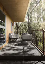 Drawing inspiration from Sea Ranch, Rubin Studios opted to give the home a cedar plank exterior.&nbsp;