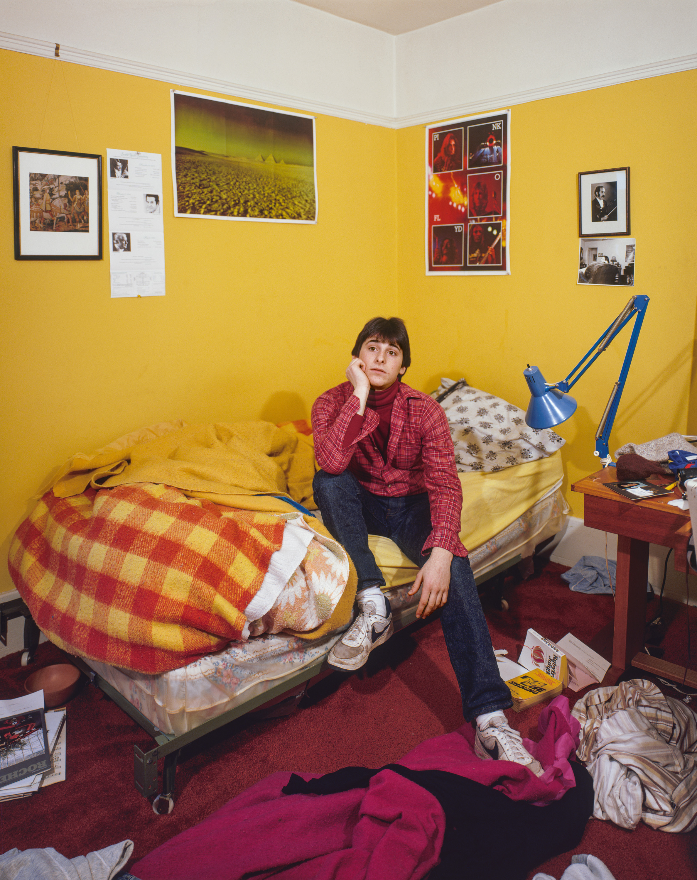 These Cult-Favorite Photos Explore the Teen Bedroom Before Social