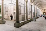 The entire installation felt very Aesop, from fabric printed with classical architectural details to large amphora mounted on the courtyard’s walls. As guests walked through the space, various screens highlighted the stages of production behind the Aposē collection.