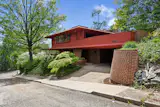 The Abraam Steinberg House was built between 1949 and 1951 by Peter Berndtson and Cornelia Brierly, former apprentices of Lloyd Wright who had worked on Fallingwater.