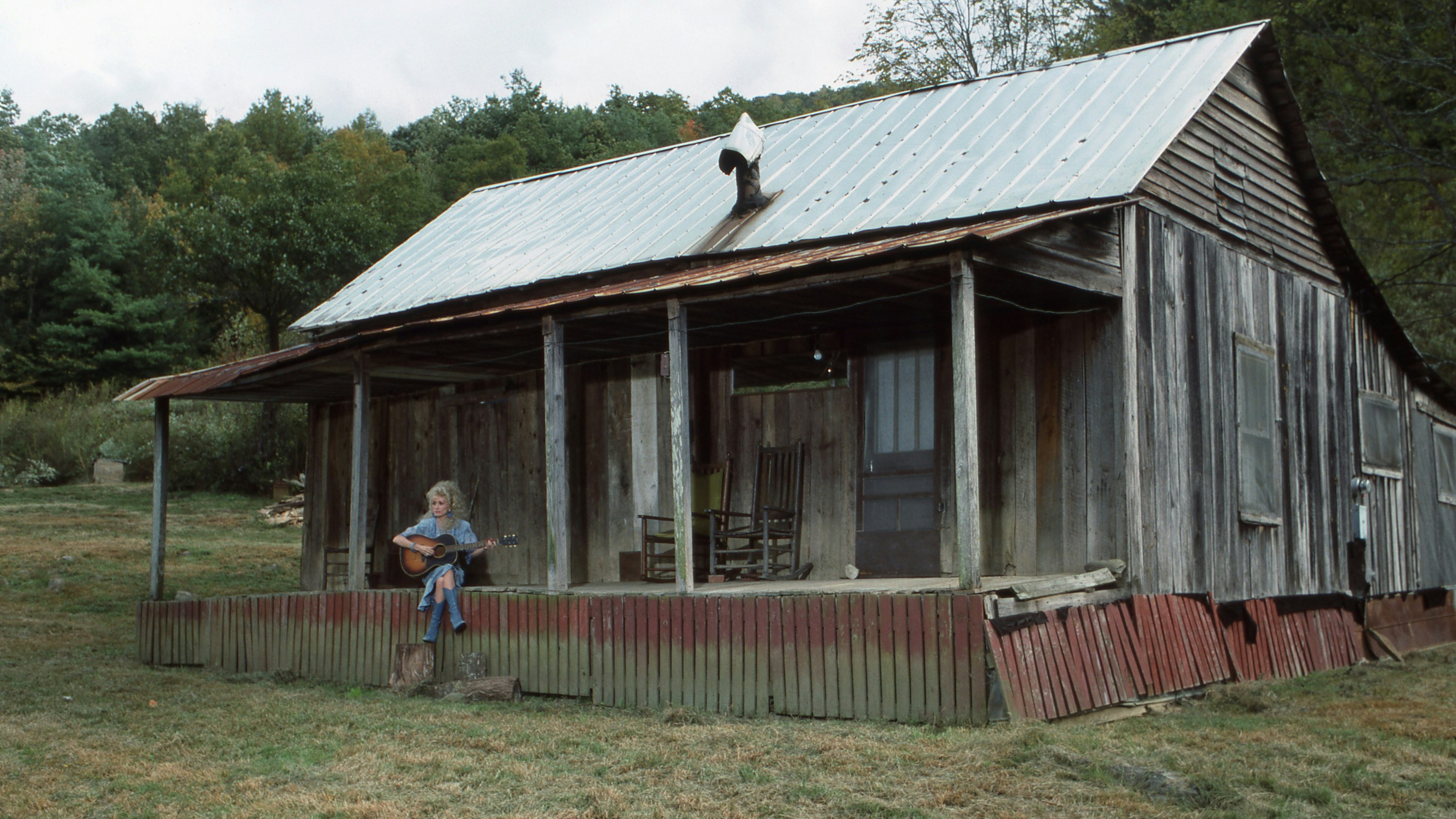 Dolly Parton Never Left Her Childhood Home Behind. We Shouldn't Either - Dwell