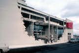 The ‘Inside Outside Facade’ of the Best Store in Milwaukee.
Photo / Architect: Sculpture In The Environment (SITE)