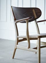  Photo 11 of 39 in Sleek Seats by Gessato from CH23 And CH22 Chairs By Hans J. Wegner
