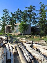 The house is designed to weather to a silver grey – becoming a modern drift wood box piled on the beach with the ever-changing storm debris.

#beachhouse #facade #beachhouses #outside #outdoors #landscape #interstice #intersticearchitects #britishcolumbia #saratoga #vancouverisland 