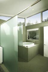 #GamblinOstrow #modern #lighting #windows #naturallight #interior #inside #bathroom #tiles #bathtub #bright #door #sink #sections #Minnesota #KingsleyStephensonArchitecture