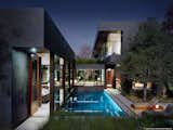 #ViennaWayResidence #modern #midcentury #exterior #outside #outdoors #landscape #structure #geometry #lighting #pool #green #Venice #California #MarmolRadziner