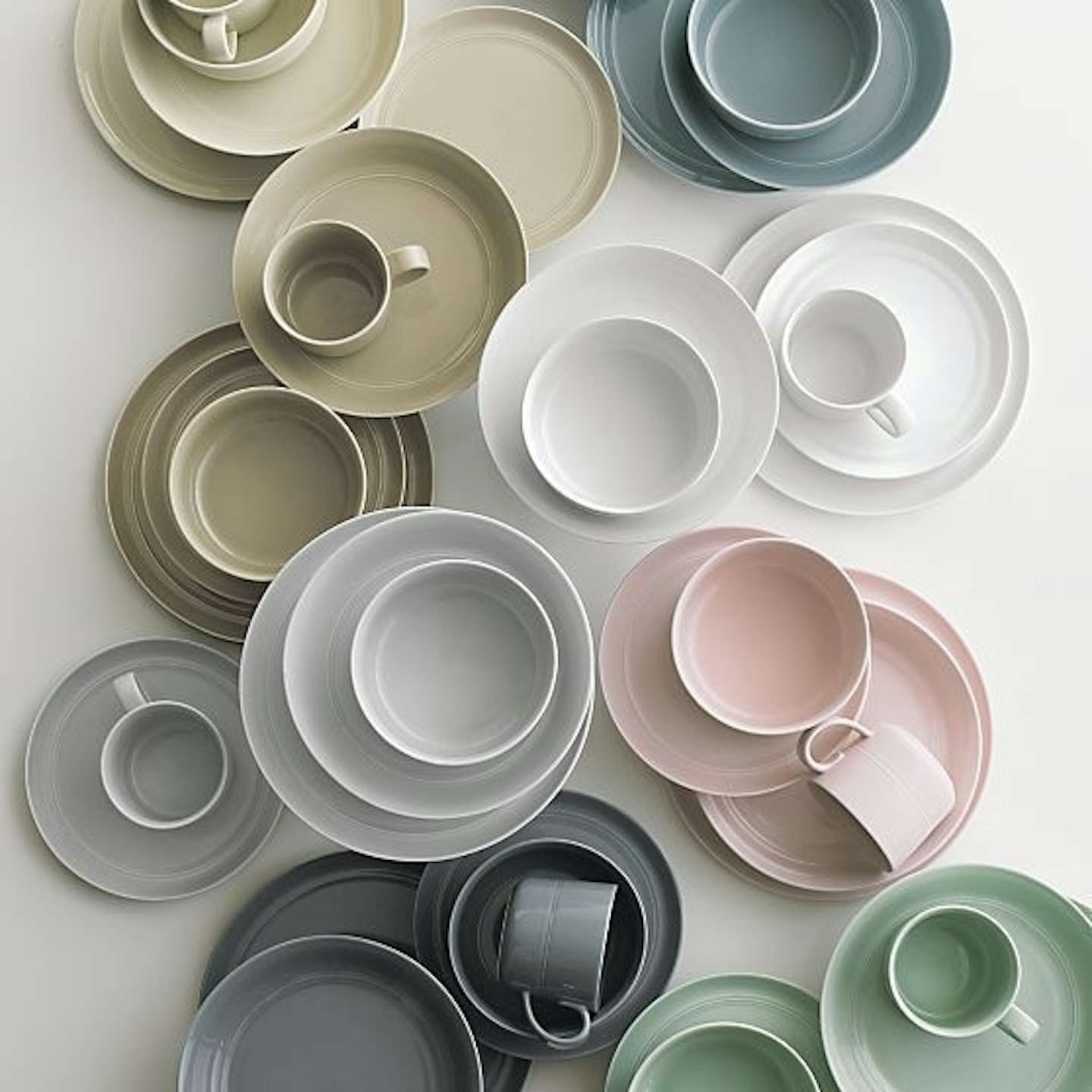 How Much Should You Spend on Dinnerware? Dwell