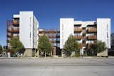 #modern #architecture #modernarchitecture #minimal #exterior #Rivermark #affordablehousing #housingcomplex #Sacramento #California #DavidBaker #DavidBakerArchitects 