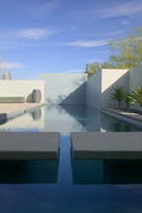 #modern #winterresidence #ibarrarosanodesignarchitects #architecture #pooldesign #backyard #lappool #desert #arizona 