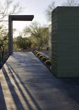 #modern #moltzresidence #ibarrarosanodesignarchitects #architecture #landscape #exterior #fireplace #arizona #backyard #outdoor 
