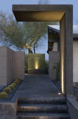 
#modern #moltzresidence #ibarrarosanodesignarchitects #architecture #landscape #exterior #arizona #backyard #outdoor #lighting