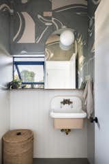 Bathroom of Glencoe Avenue Residence by Ras-a Studio
