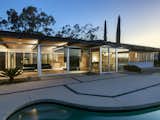 Erik and Dora aimed to restore the integrity of Neutra’s original design and blur the line between indoors and out.