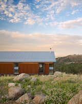  Photo 8 of 17 in Sunshine Canyon House by Renée del Gaudio Architecture
