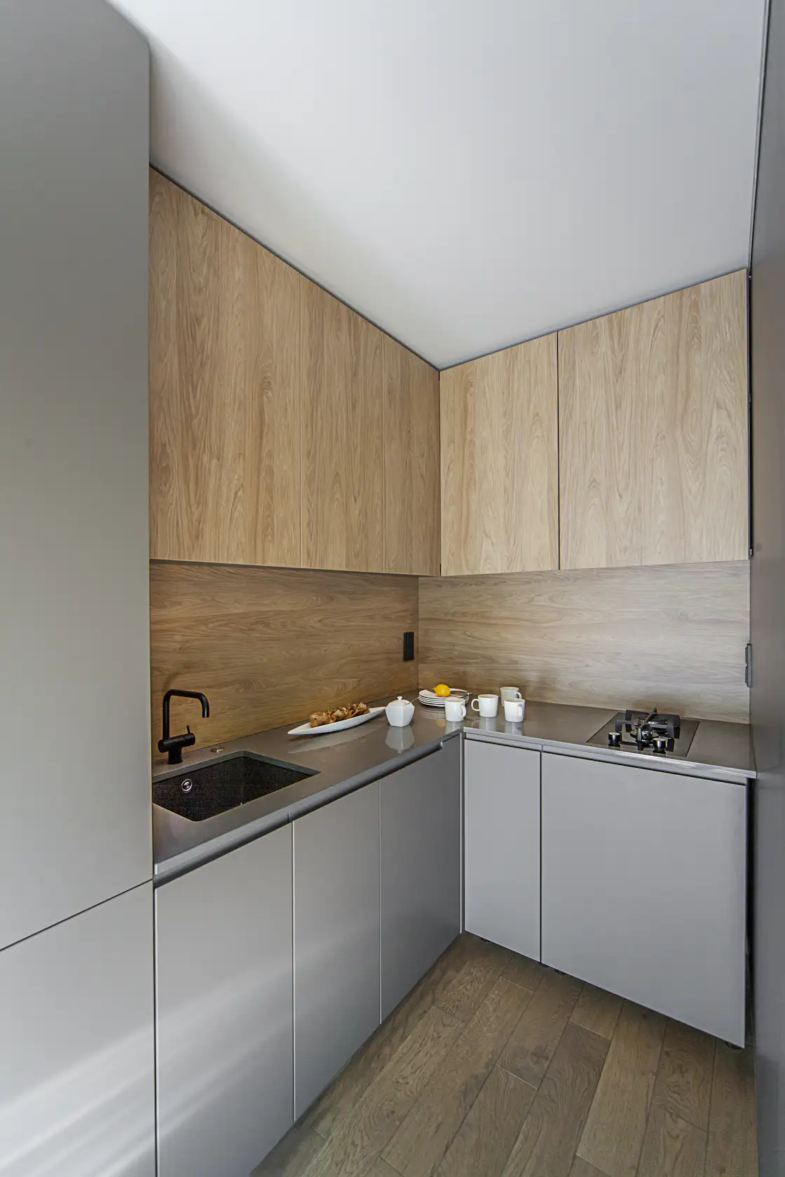 Photo 7 of 16 in This Off-Grid Prefab Is All About Location, Location ... - Off-Grid Penthouse Apartment Knife And Cutting Systems